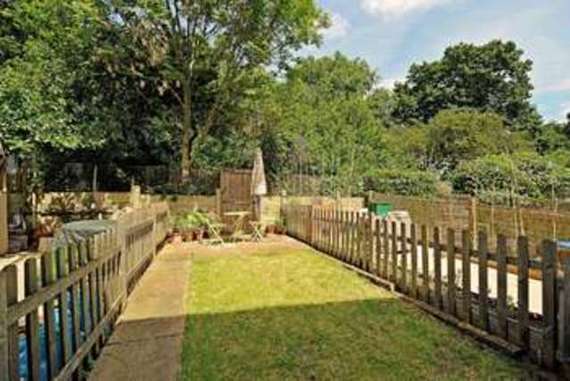 2 bedroom Flat for s...